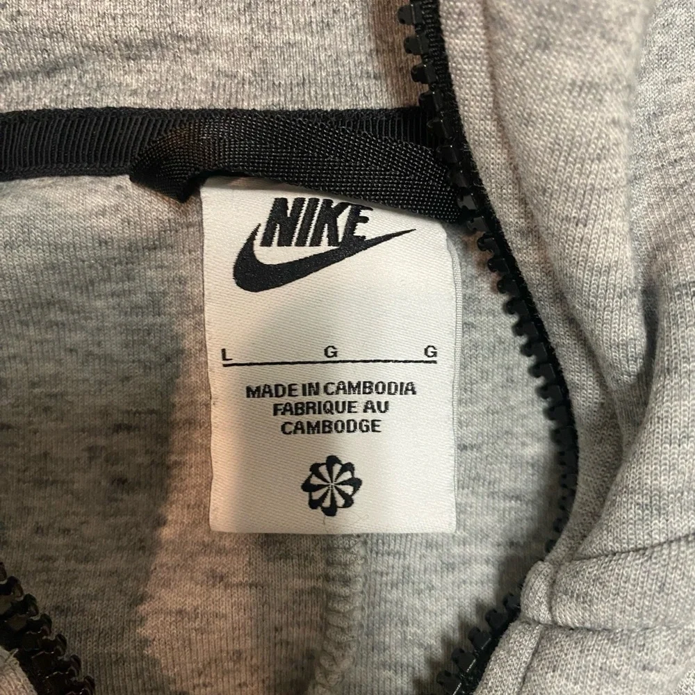 Nike sportswear tech